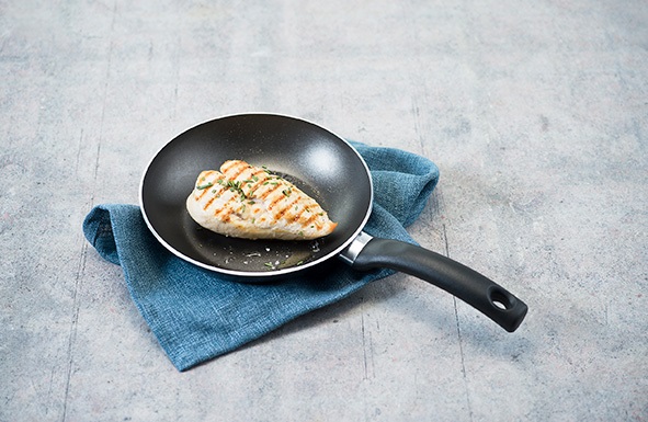 Stegepande, Ø20cm, non-stick, alle varmeplader  undtagen induktion, sort, ESSENTIALS, (1 stk.)