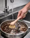 Opvaskebørste med tampicofibre, (Naturlige plantefibre) og træskaft.webp