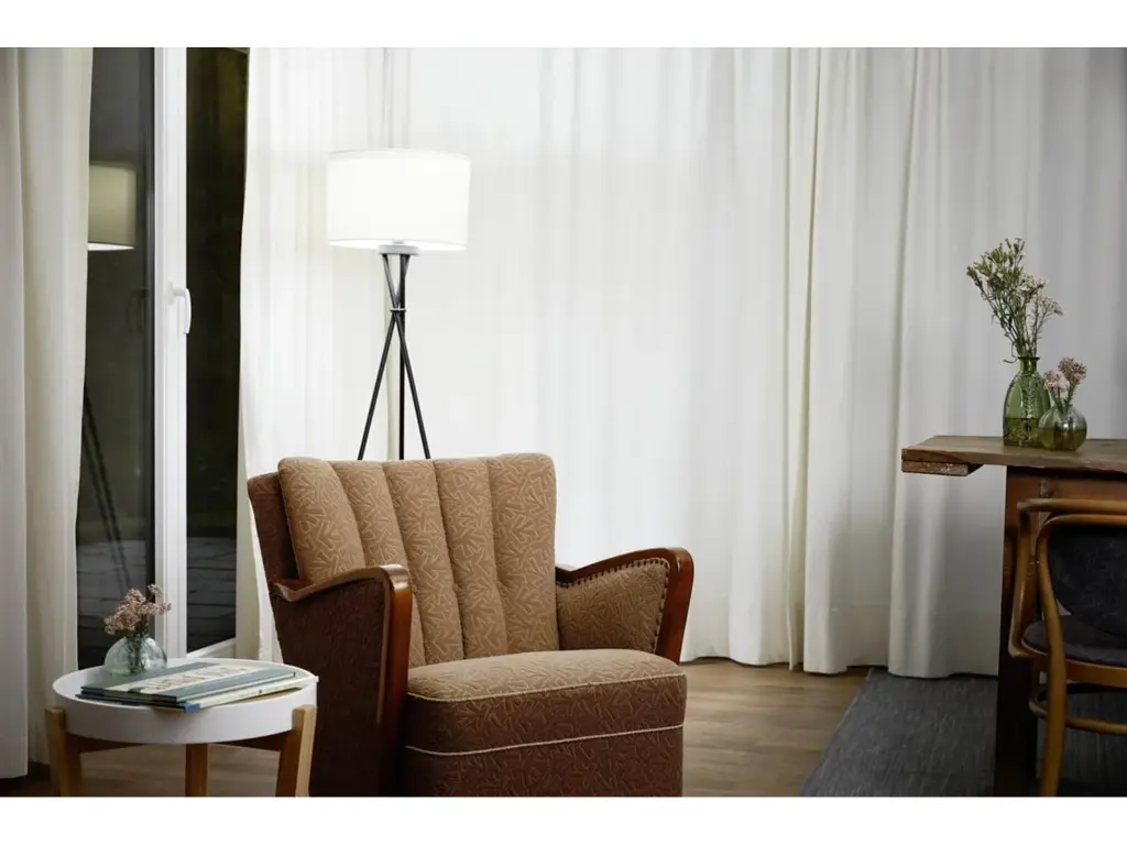 Dæmpbar LED kronepære, E27, 470lm, 2700K, 4,8W (40W).webp