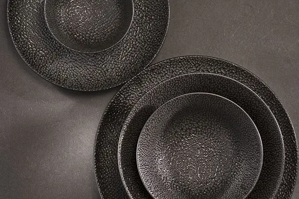 CANDY BLACK DINNER PLATE D26,8CM.webp