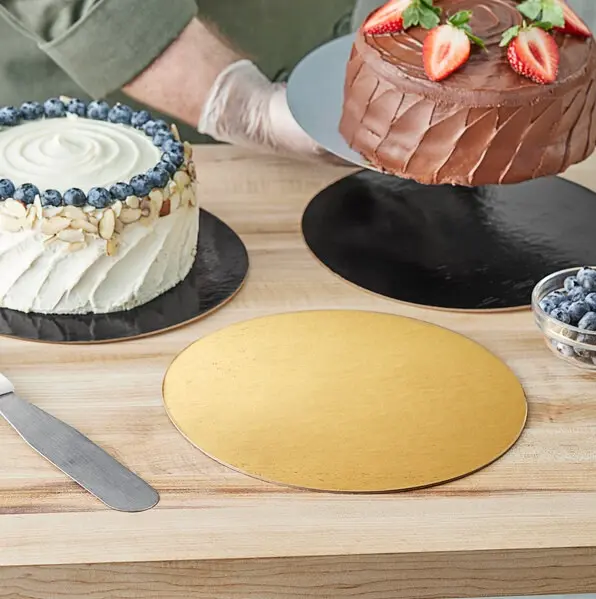 Sort og guld kagepap Ø22 cm.webp