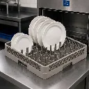 Industriel opvaskebakke til tallerkener.webp